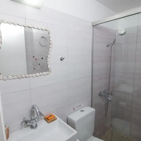 Faros Small & Restaurant 3*
